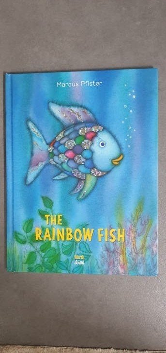 De Regenboogvis - Marcus Pfister (Engels), Ophalen of Verzenden, Zo goed als nieuw, 2 tot 3 jaar, Uitklap-, Voel- of Ontdekboek