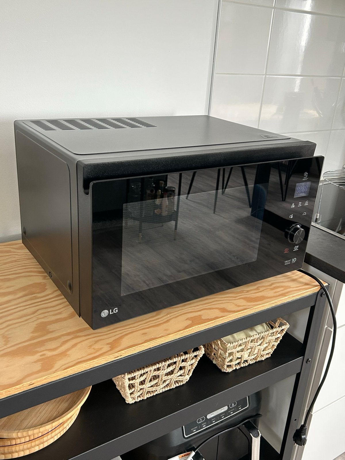 LG MJ3965BIB Combimagnetron - Zo goed als nieuw, Ophalen, Combimagnetron, Grill, Zo goed als nieuw