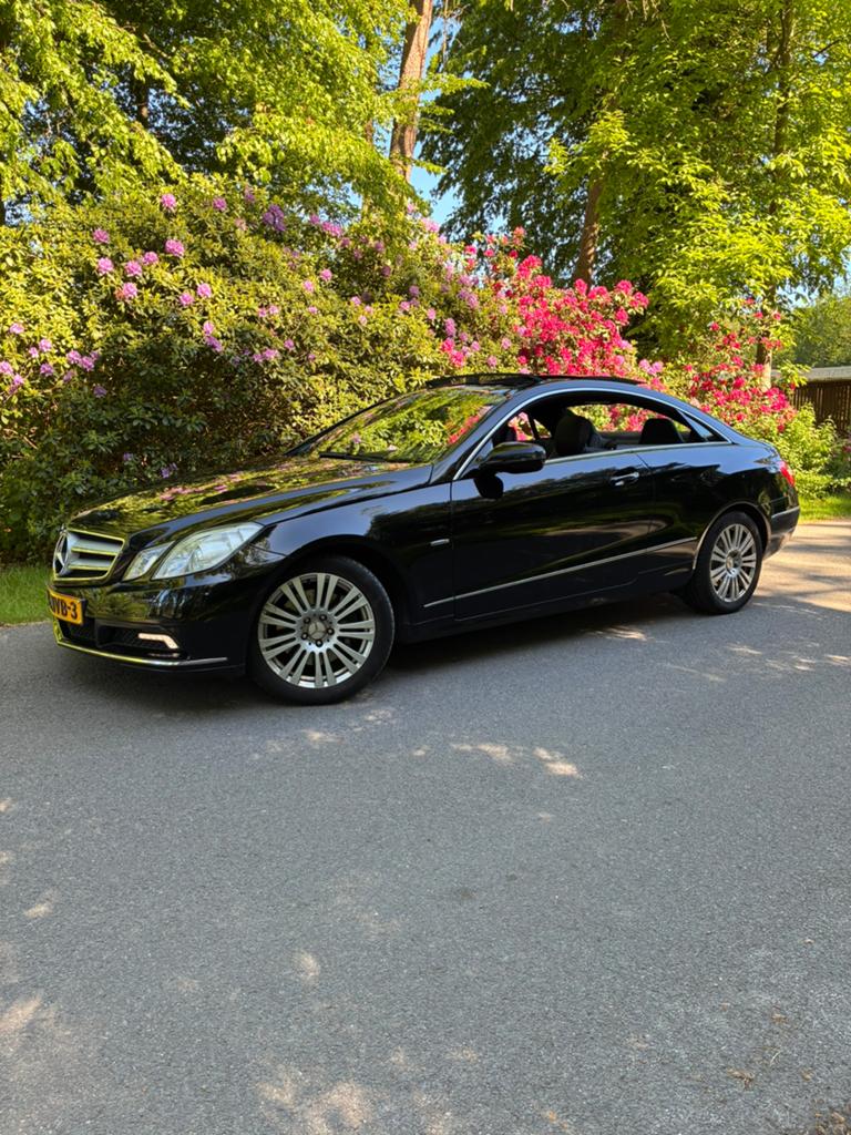 Mercedes-Benz E-Klasse 3.5 E350 CGI Coupe AUT 2009 Zwart, Auto's, Mercedes-Benz, Automaat, Achterwielaandrijving, 1800 kg, 4 stoelen