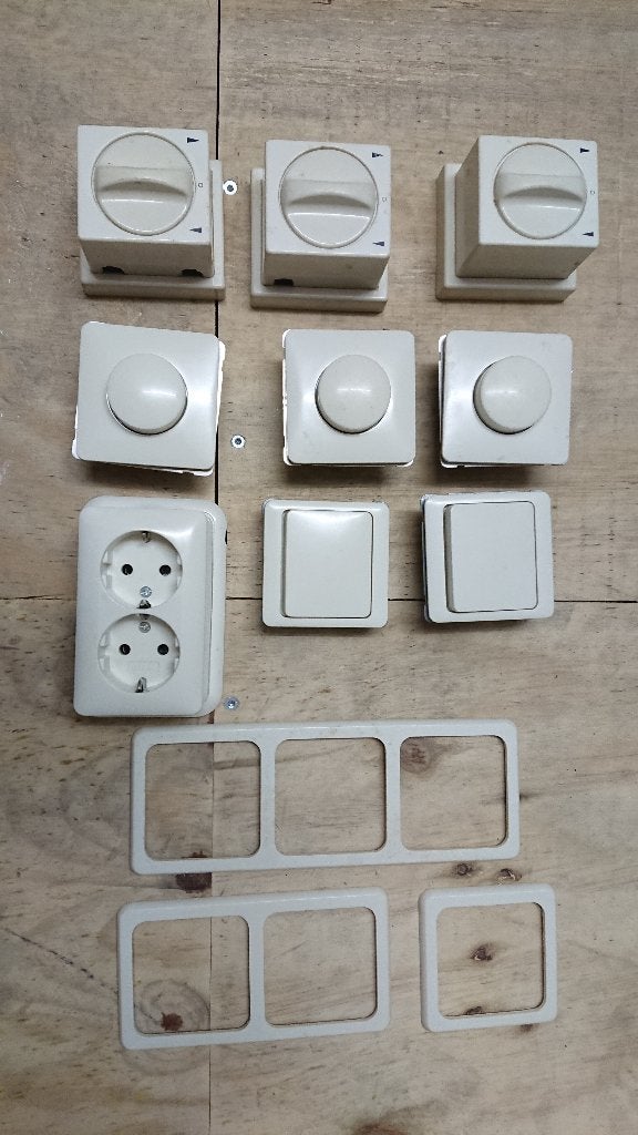 Gira - Somfy schakelmateriaal, Ophalen, Zo goed als nieuw, Schakelaar
