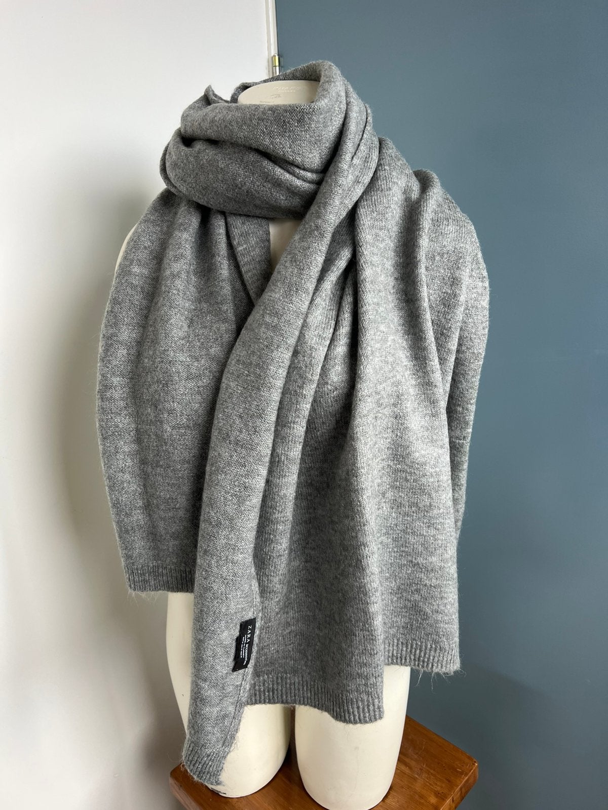 Zara accessoires grijs gebreide wollige grote sjaal, Maat 46/48 (XL) of groter, Ophalen of Verzenden, Zo goed als nieuw, X
