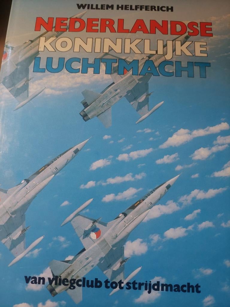 Nederlandse  Koninklijke  Luchtmacht . Helfferich, Ophalen of Verzenden, Zo goed als nieuw, Kaart, Foto of Prent