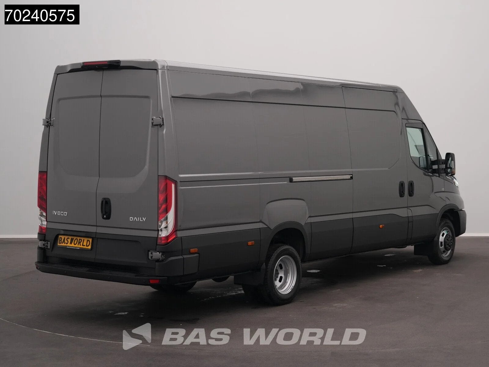 Iveco Daily 35C18 BPM VRIJ! 3.0L Automaat L3H2 180PK Dubbell, Auto's, Bestelauto's, Automaat, Stof, Euro 6, 4 cilinders