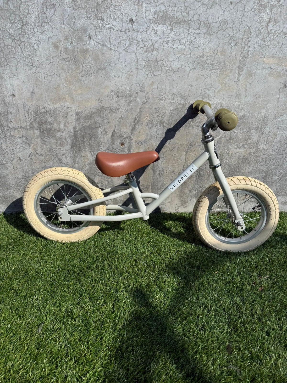 Loopfiets mini pebble grey Veloretti, Ophalen, Zo goed als nieuw