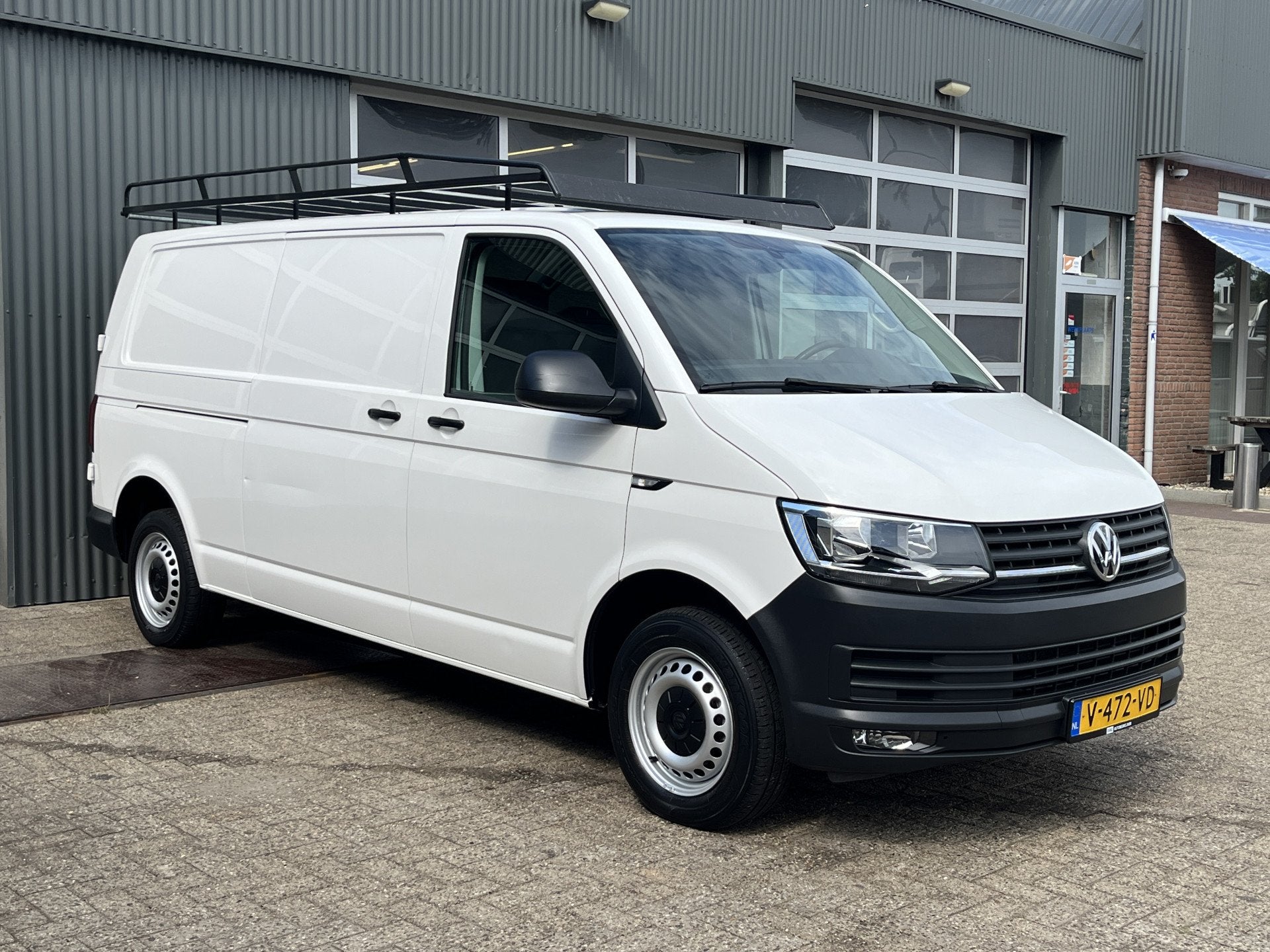 Volkswagen Transporter 2.0 TDI L2H1 150pk Euro 6 Bpm vrij Tr, Voorwielaandrijving, Dealer onderhouden, Stof, Gebruikt