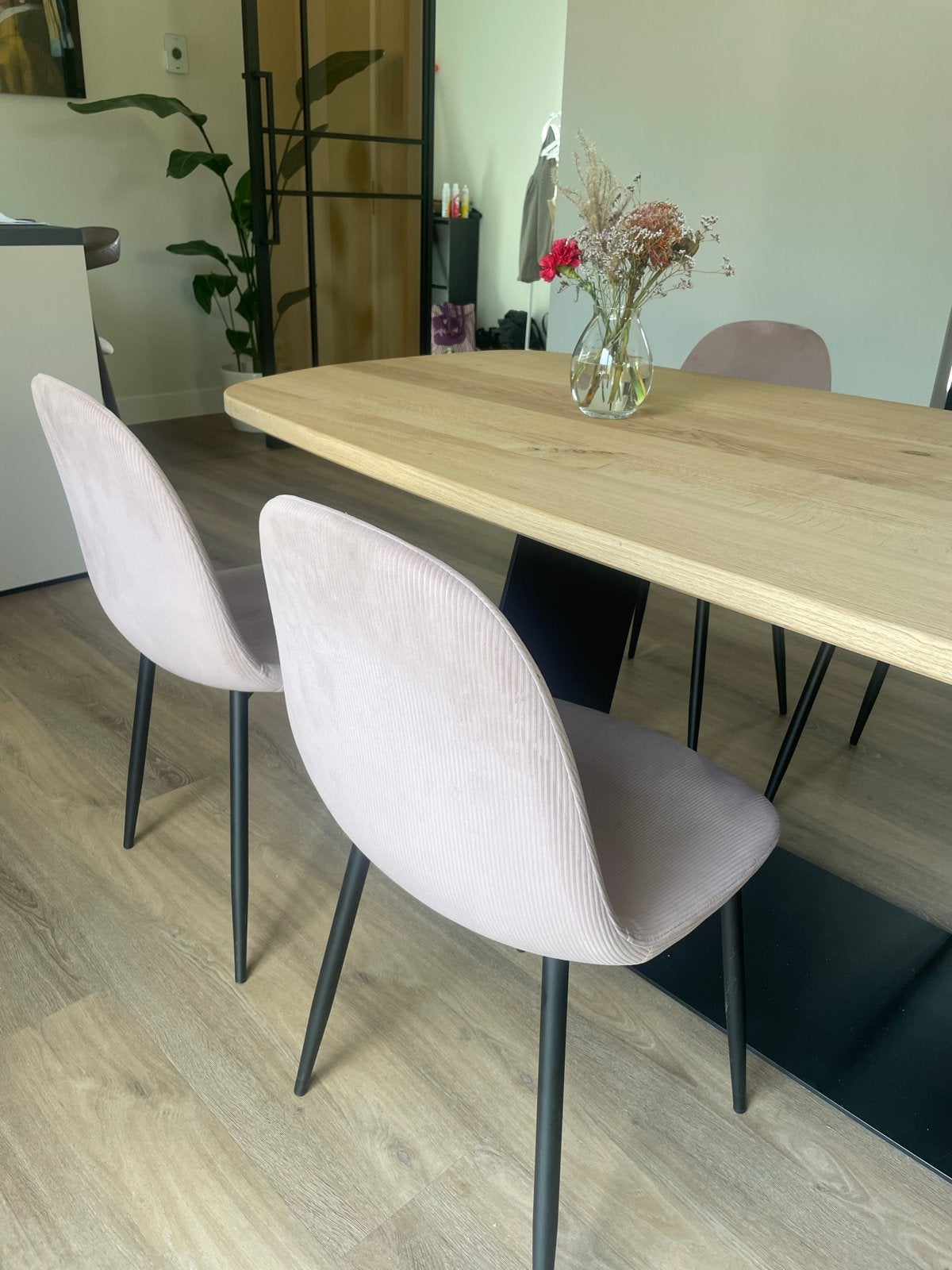 Set van 4 roze ribfluwelen eetkamerstoelen, Huis en Inrichting, Stoelen, Ophalen, Gebruikt, Overige kleuren, Vier