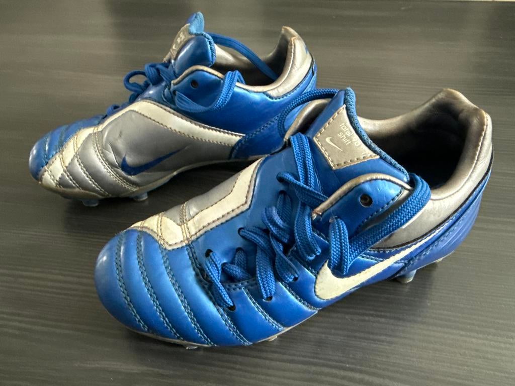 Nike voetbalschoenen 2005/2006 - Blauw/Zilver, Ophalen of Verzenden, Gebruikt, Schoenen