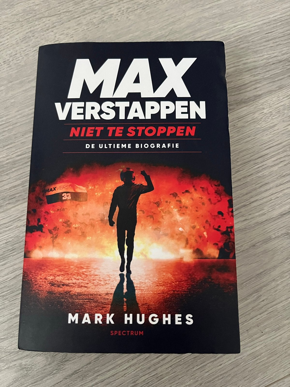 Max Verstappen: Niet te Stoppen - De Ultieme Biografie, Ophalen of Verzenden, Zo goed als nieuw, Sport