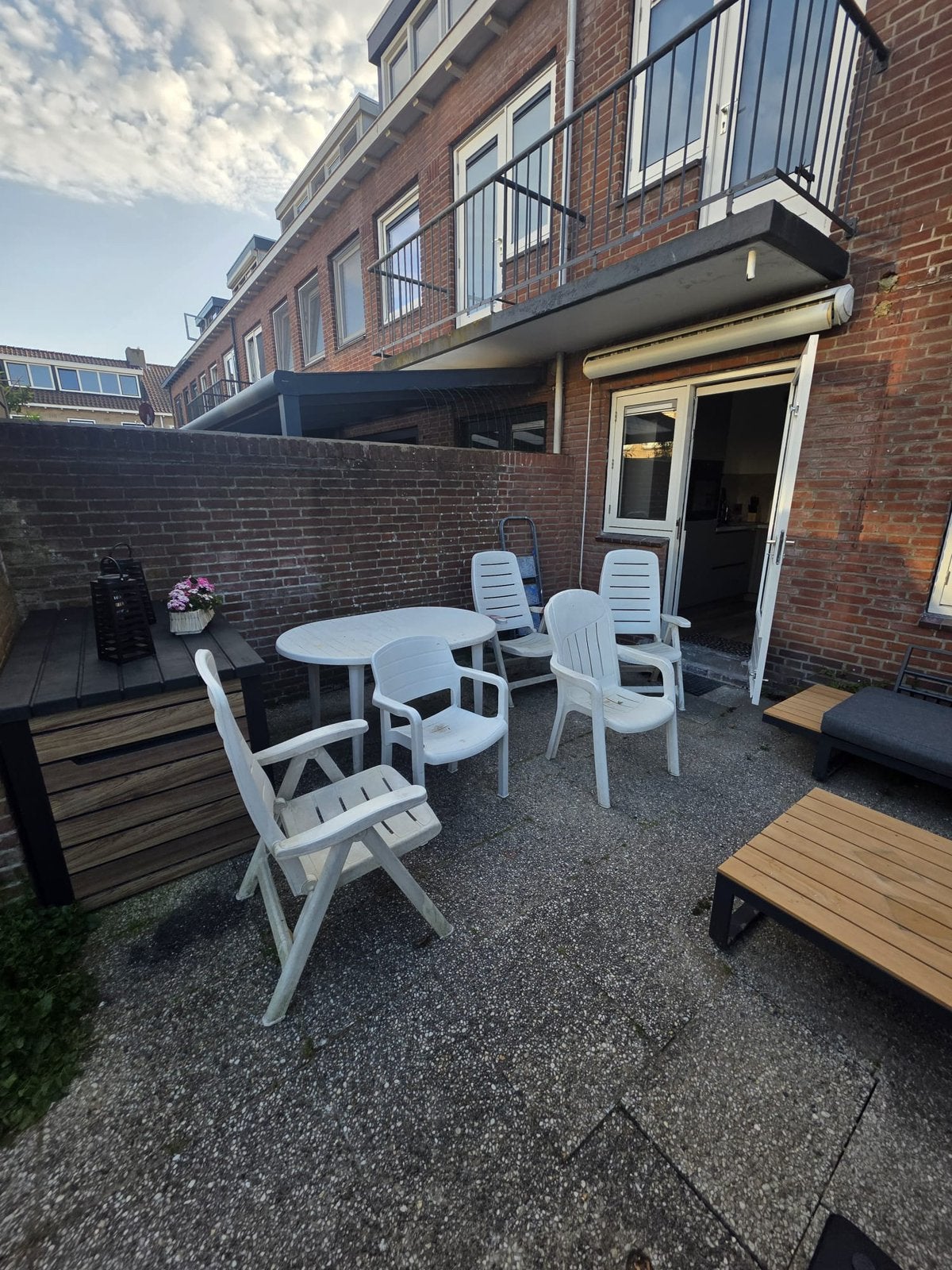 Witte tuintafel met 5 stoelen, Ophalen, 5 zitplaatsen, Kunststof, Gebruikt