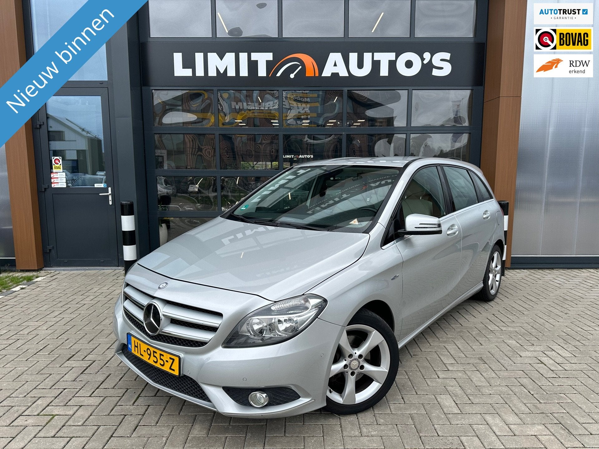 Mercedes-Benz B-klasse 200 Ambition Airco/Cruise/Navi/Pdc.v+, Auto's, Voorwielaandrijving, Gebruikt, 1295 kg, Leder en Stof