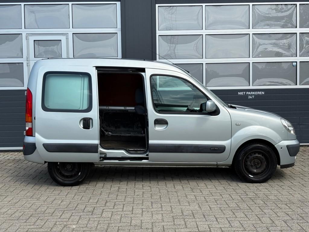 Renault KANGOO 1.5 dCi 70PK / Schuifdeur / Trekhaak / Airco, Renault, Bedrijf, 2 stoelen, Zilver of Grijs