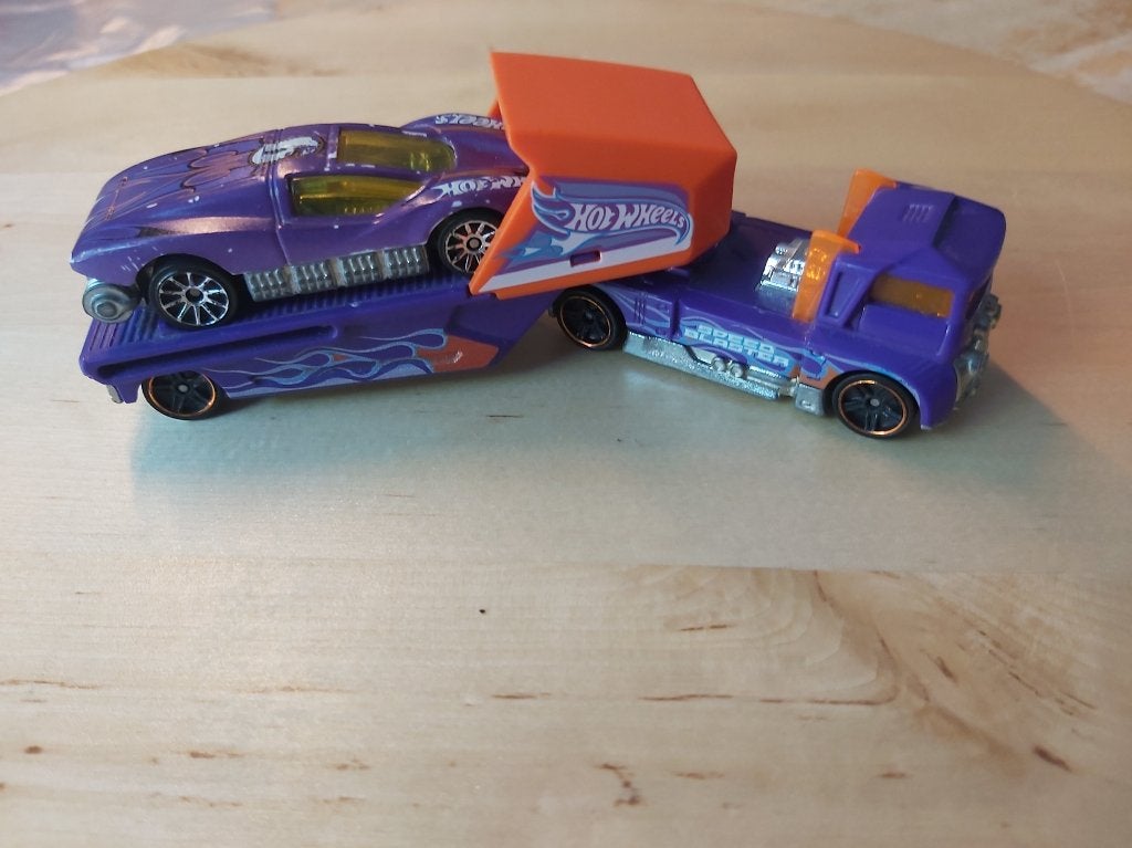 Hotwheels vrachtwagen met aanhanger en auto autotransport (D, Ophalen of Verzenden, Gebruikt