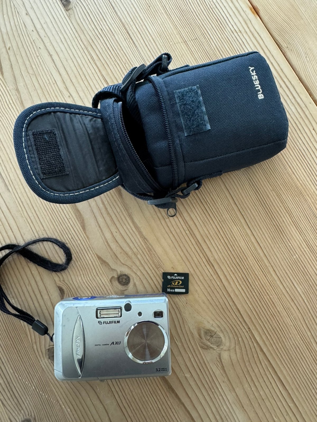 Fujifilm Finepix A303