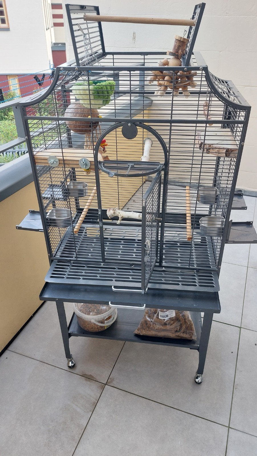 te koop Montana papegaaien-/vogel kooi
3 weken o, Ophalen, Zo goed als nieuw, Metaal, Vogelkooi