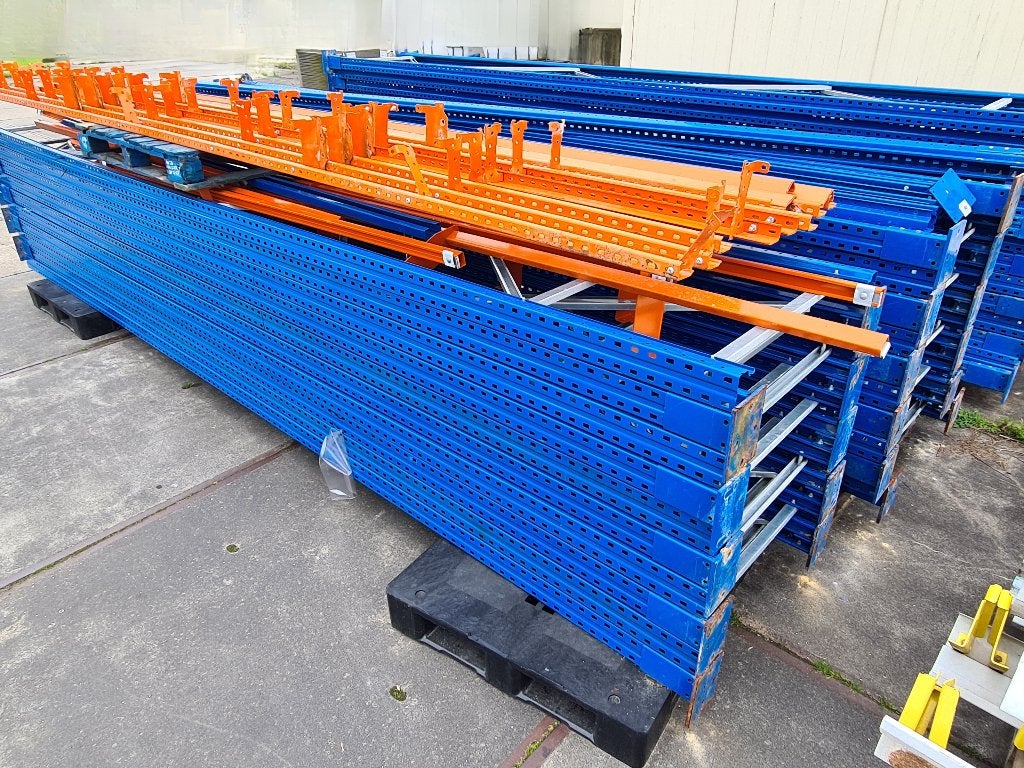 Palletstellingen Esmena, Ophalen