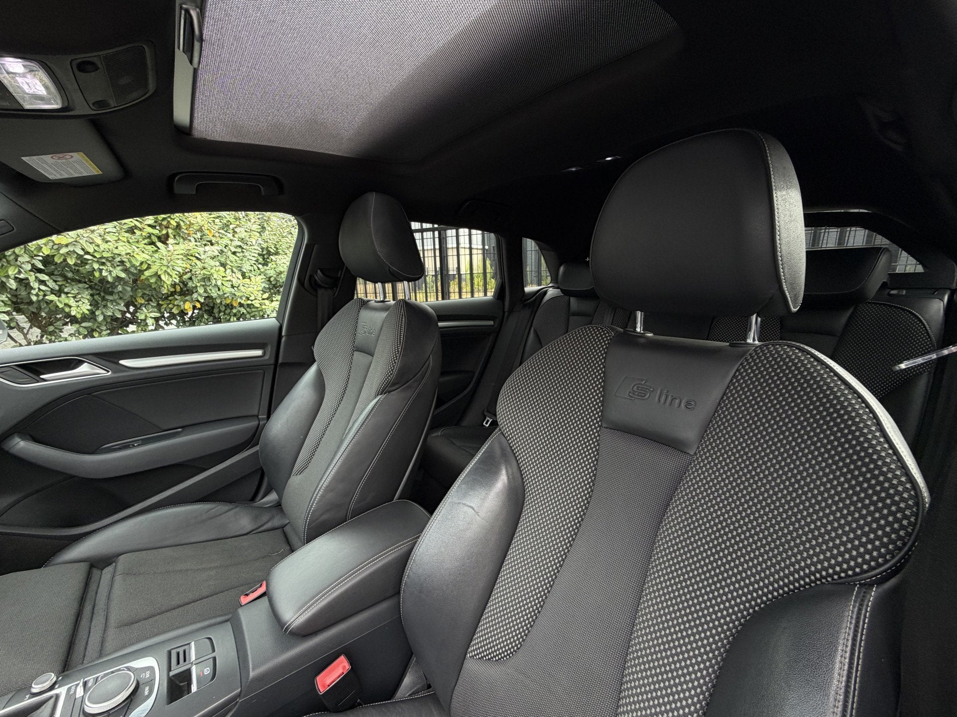 Audi A3 Sportback 1.4 TFSI 3 x S-Line Pano|Navi|PDC|Leer Wit, Auto's, Voorwielaandrijving, Gebruikt, 4 cilinders, Met garantie (alle)
