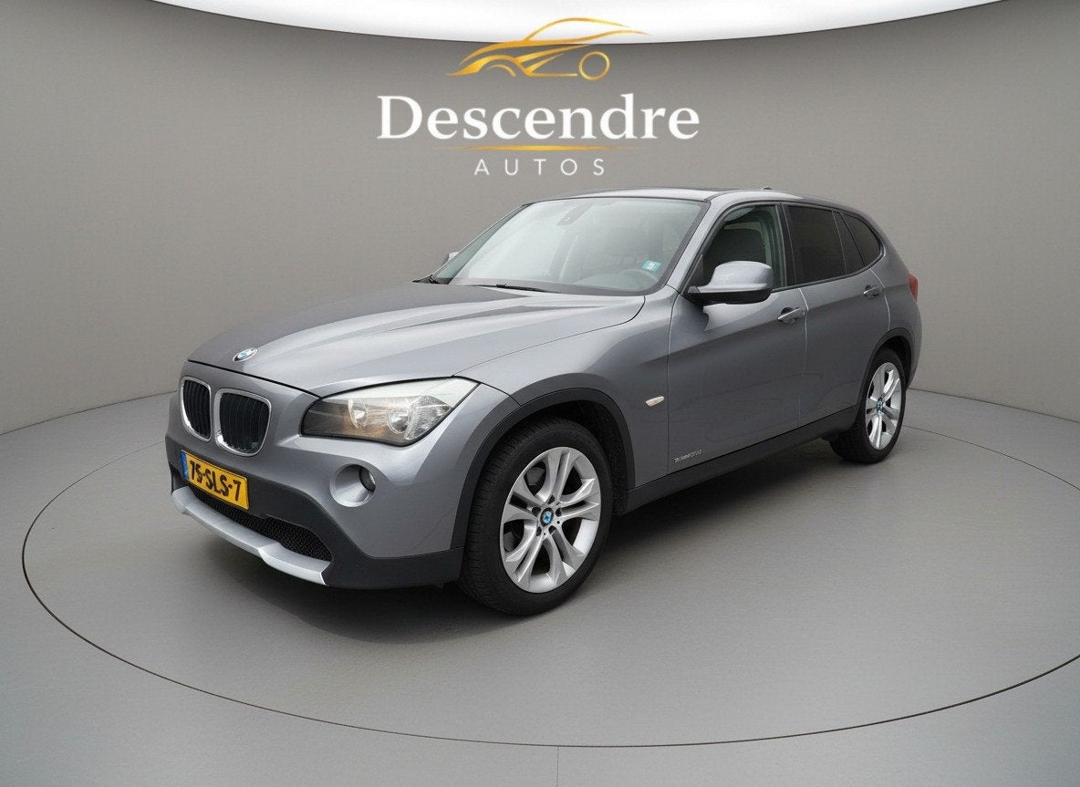BMW X1 sDrive18d Executive (bj 2011), Auto's, BMW, X1, Euro 5, Zwart, 1445 kg
