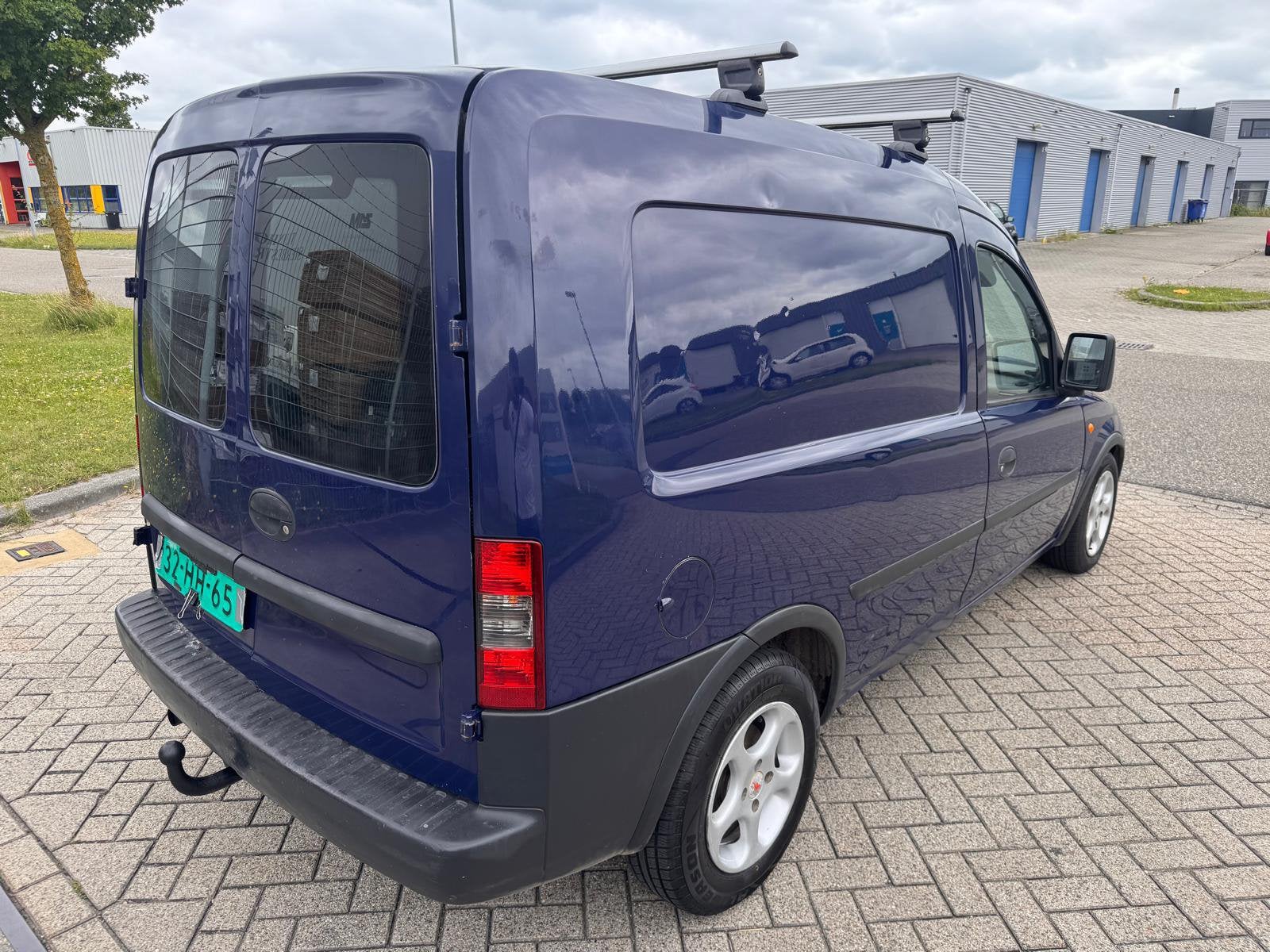 Opel Combo 1.6 BENZINE Bestelauto Lage KM NAP NIEUWE APK!, Voorwielaandrijving, Zwart, 4 cilinders, Blauw