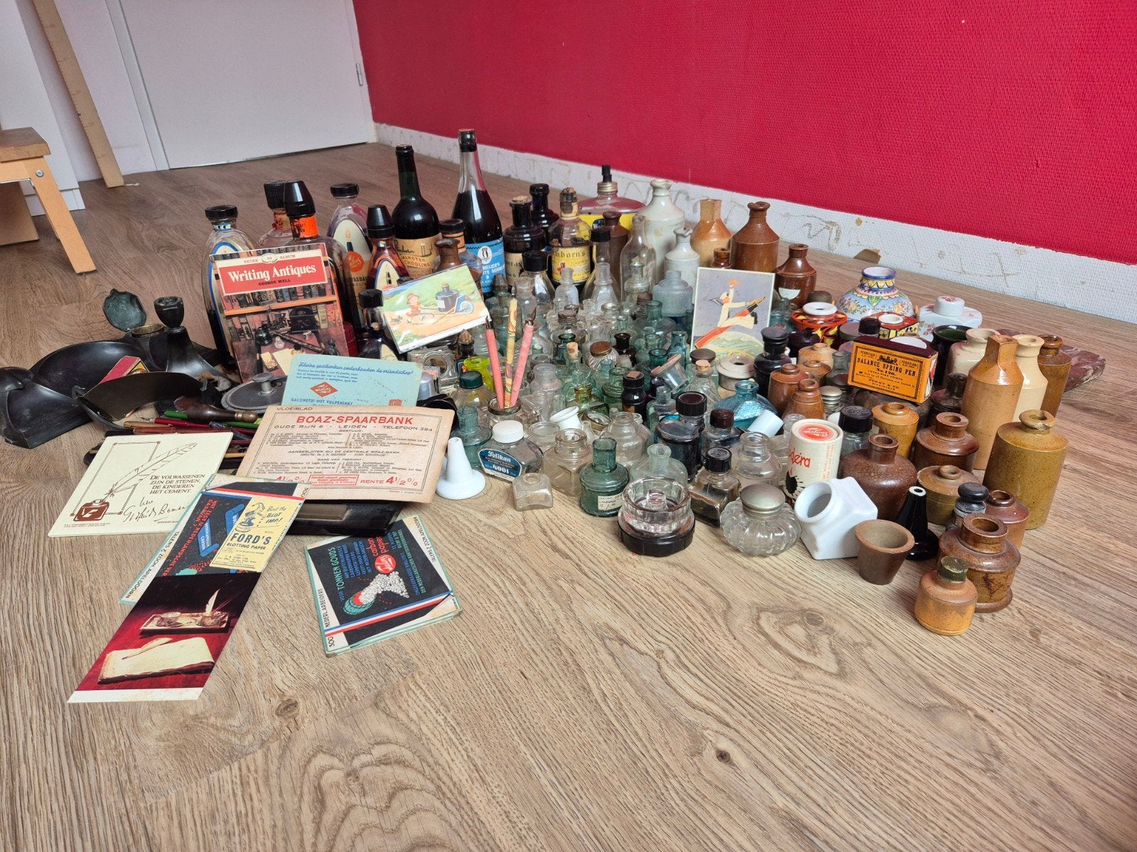 Grote collectie antieke inktpotten en inktflessen, Ophalen of Verzenden