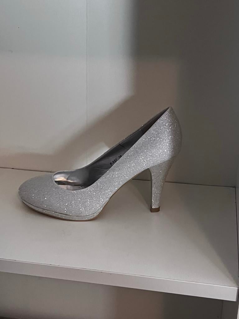 Zilverkleurige pumps met glitters, Ophalen of Verzenden, Nieuw, Grijs, Pumps