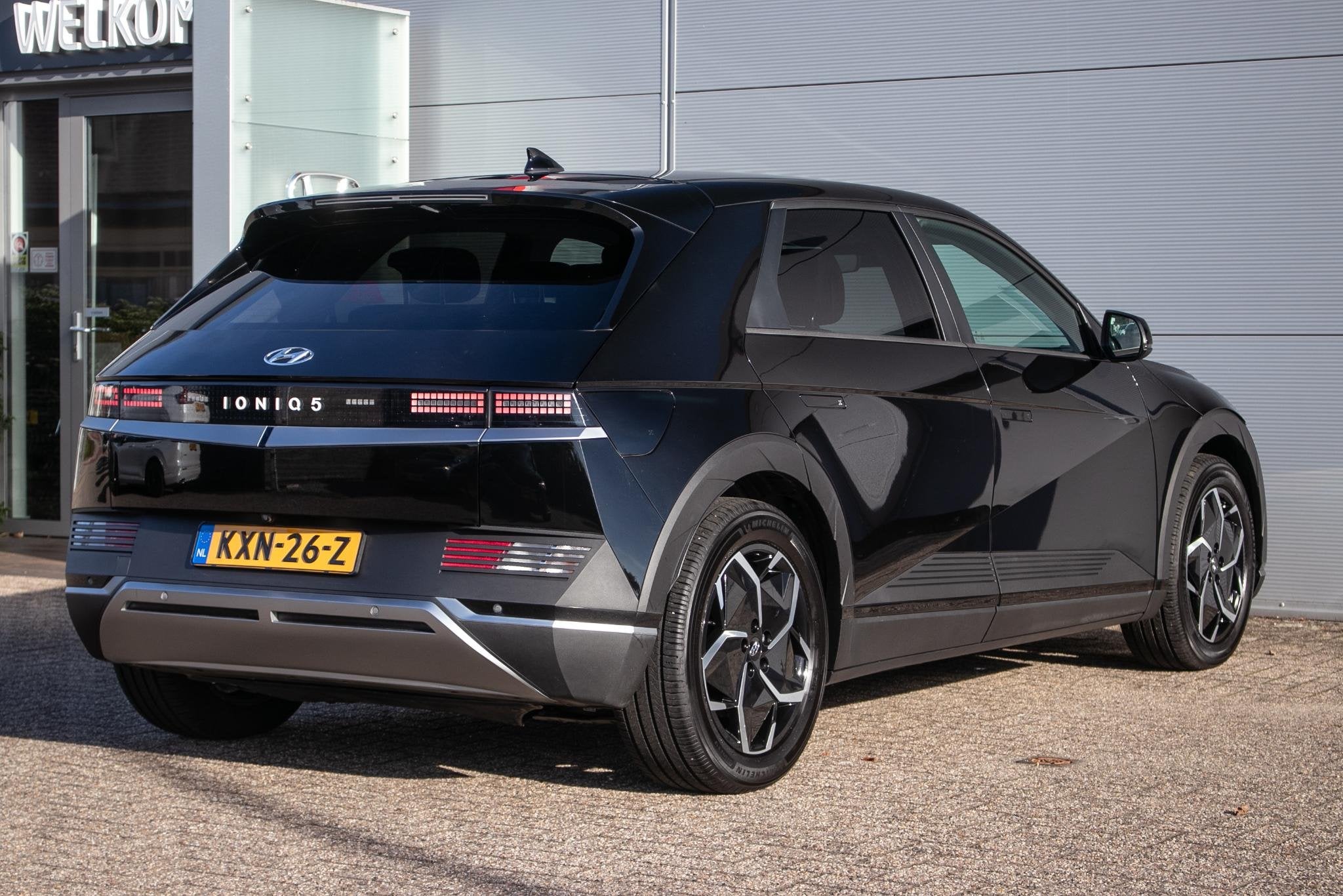 Hyundai IONIQ 5 Connect 73kWh SOH 99,7% | Stoel+stuurverw. |, Auto's, Automaat, Achterwielaandrijving, Gebruikt, Zwart
