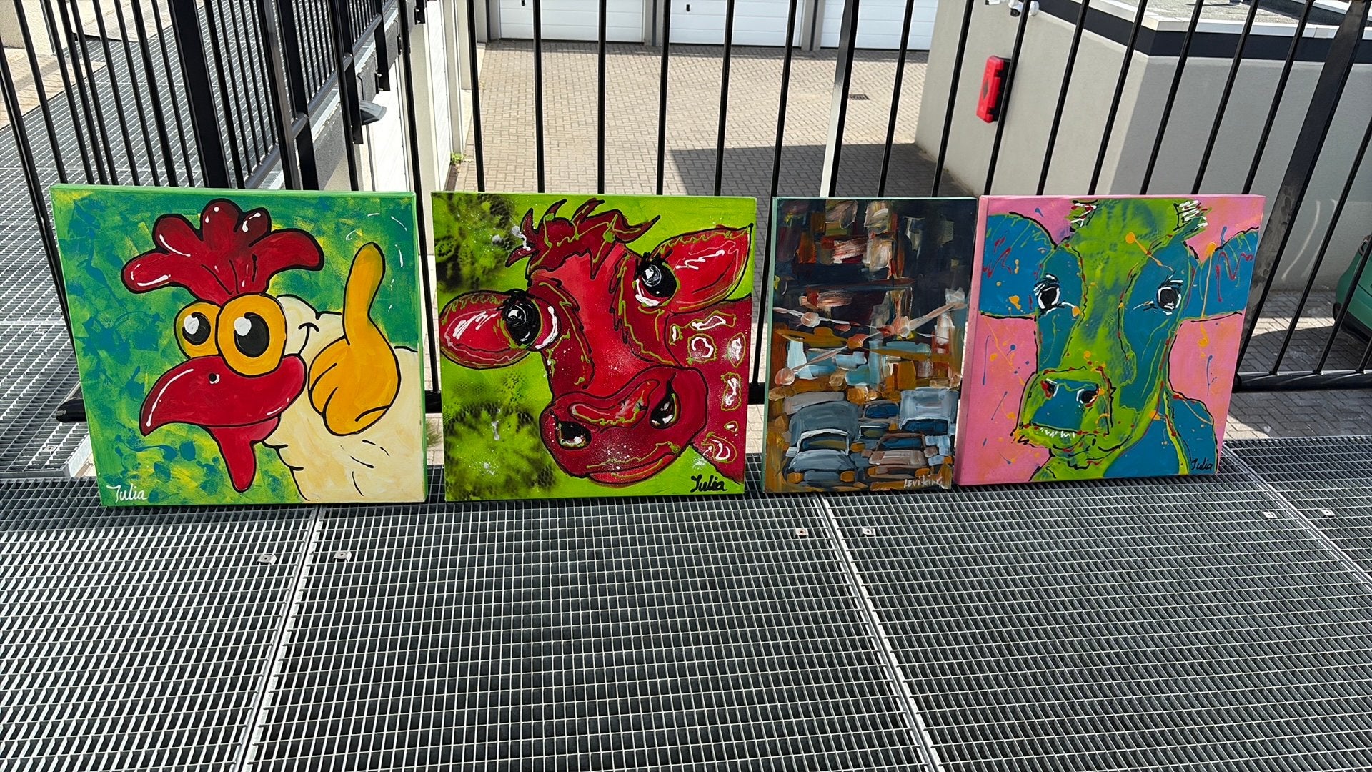 4 moderne kunst schildereijen Julia 3x en Leviking 1x, Ophalen