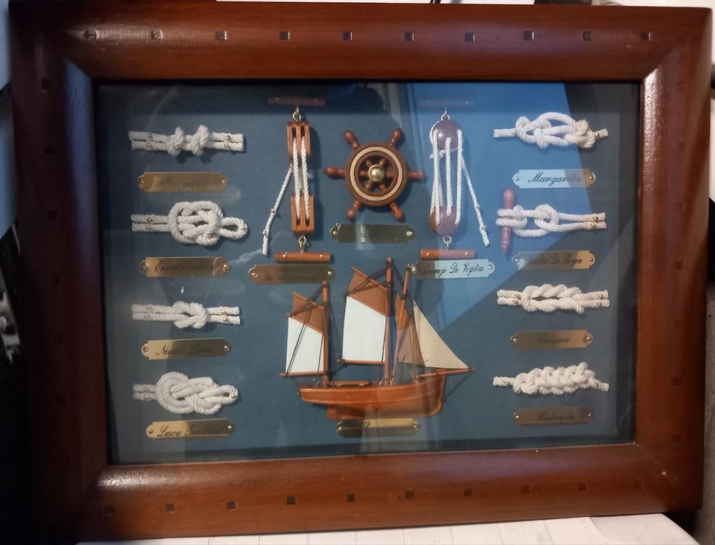 Nautische knopenlijst in lijst met scheepsmodel, Verzamelen, Scheepvaart, Zo goed als nieuw, Ophalen of Verzenden