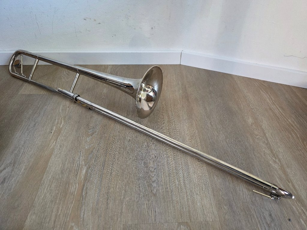 Trombone Hüttl, Muziek en Instrumenten, Ophalen of Verzenden, Gebruikt, Tenor, Met koffer