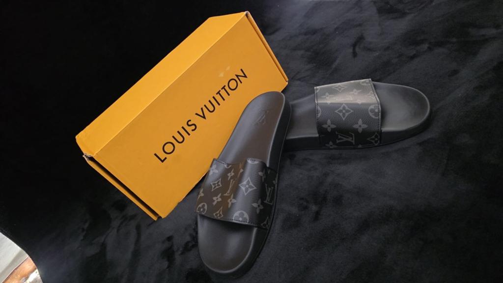 Nieuw Louis viitton slippers ik heb maat 40 en 42, Ophalen of Verzenden, Nieuw, Zwart, Slippers