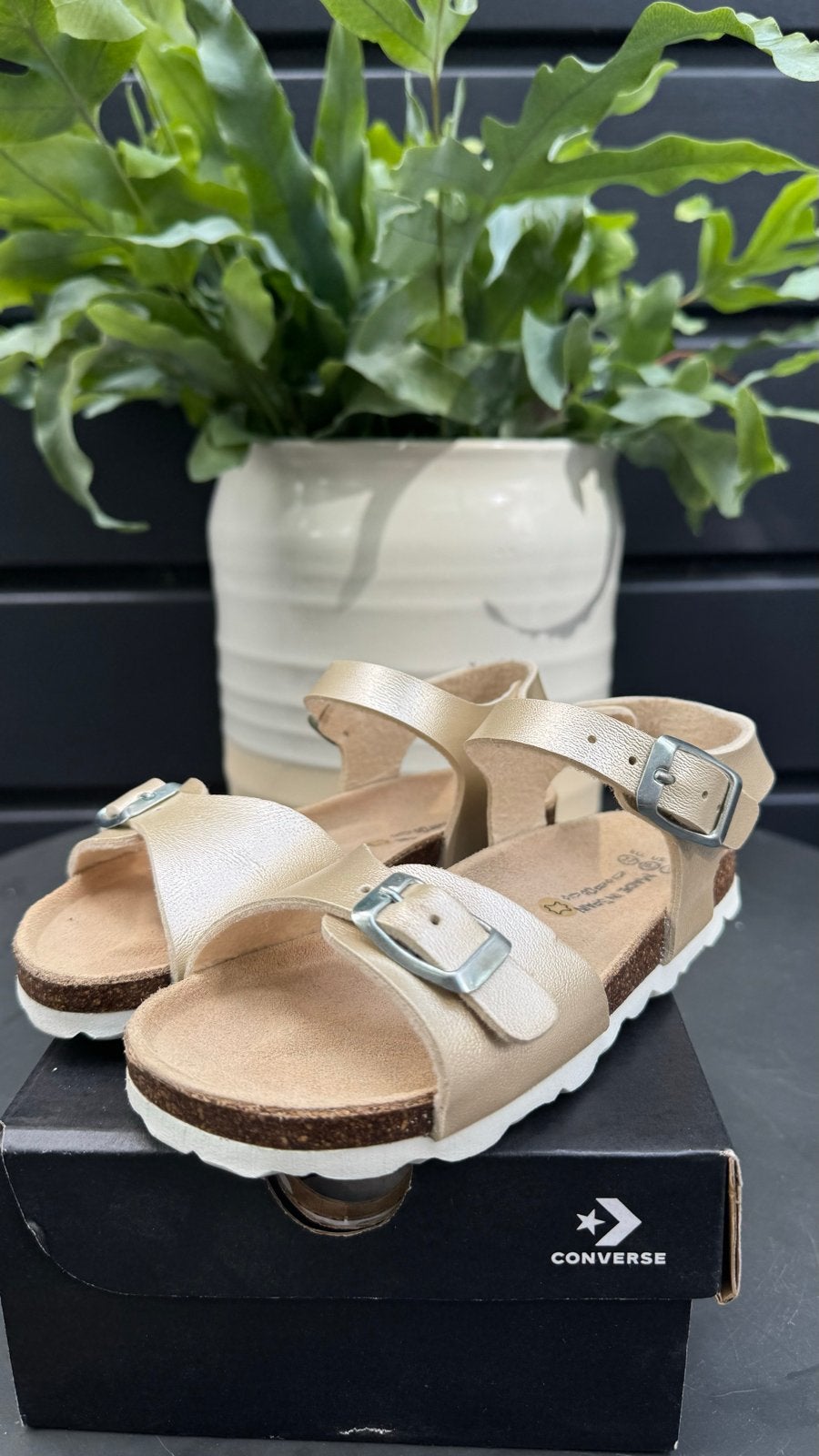 Birckenstock look alike sandalen - goud - Maat 27, Ophalen of Verzenden, Nieuw, Jongen of Meisje