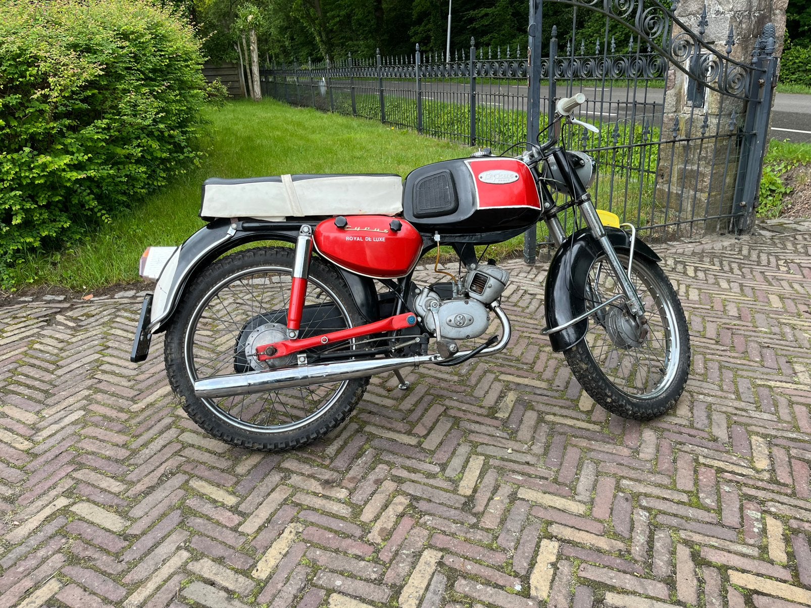 Cyrus Royal deLuxe, NL oldtimer brommer, Fietsen en Brommers, Brommers | Oldtimers, Ophalen of Verzenden, Overige merken