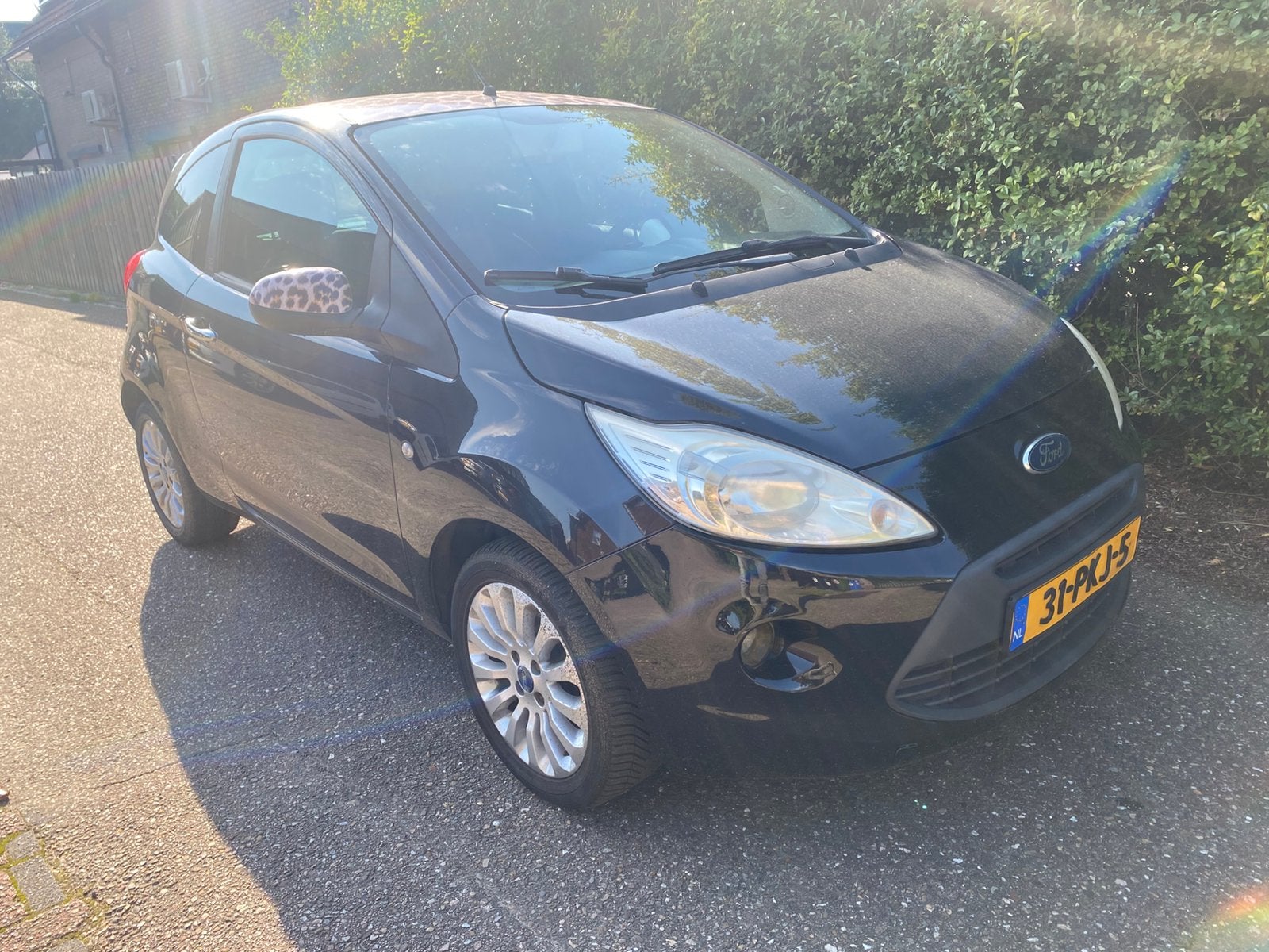Ford Ka 1.2 69pk 2011 Zwart airco nap lees text goed, Auto's, Voorwielaandrijving, 1242 cc, 4 cilinders, 4 stoelen