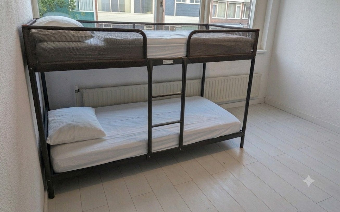 IKEA Tuffing Stapelbed 90x200 - Ruimtebesparend en Stevig, Ophalen, 90 cm, Tweepersoons, 200 cm