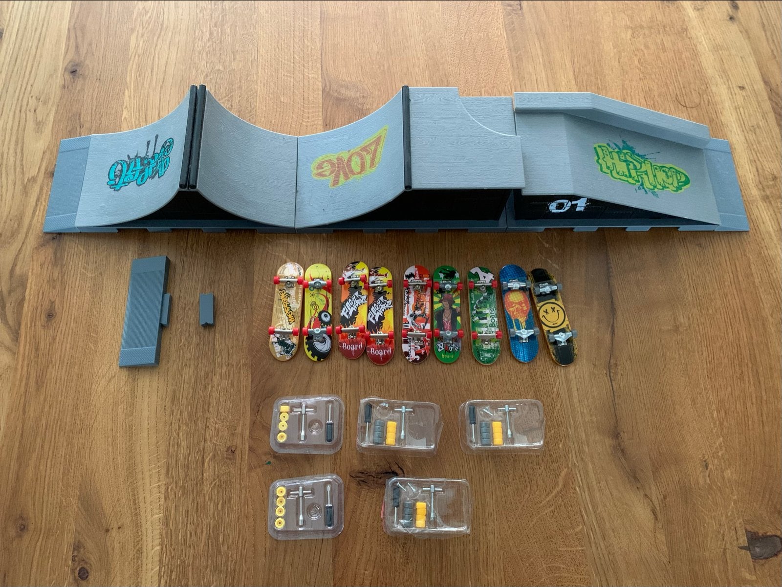 Vinger skateboard set met ramp en accessoires, Ophalen of Verzenden, Zo goed als nieuw