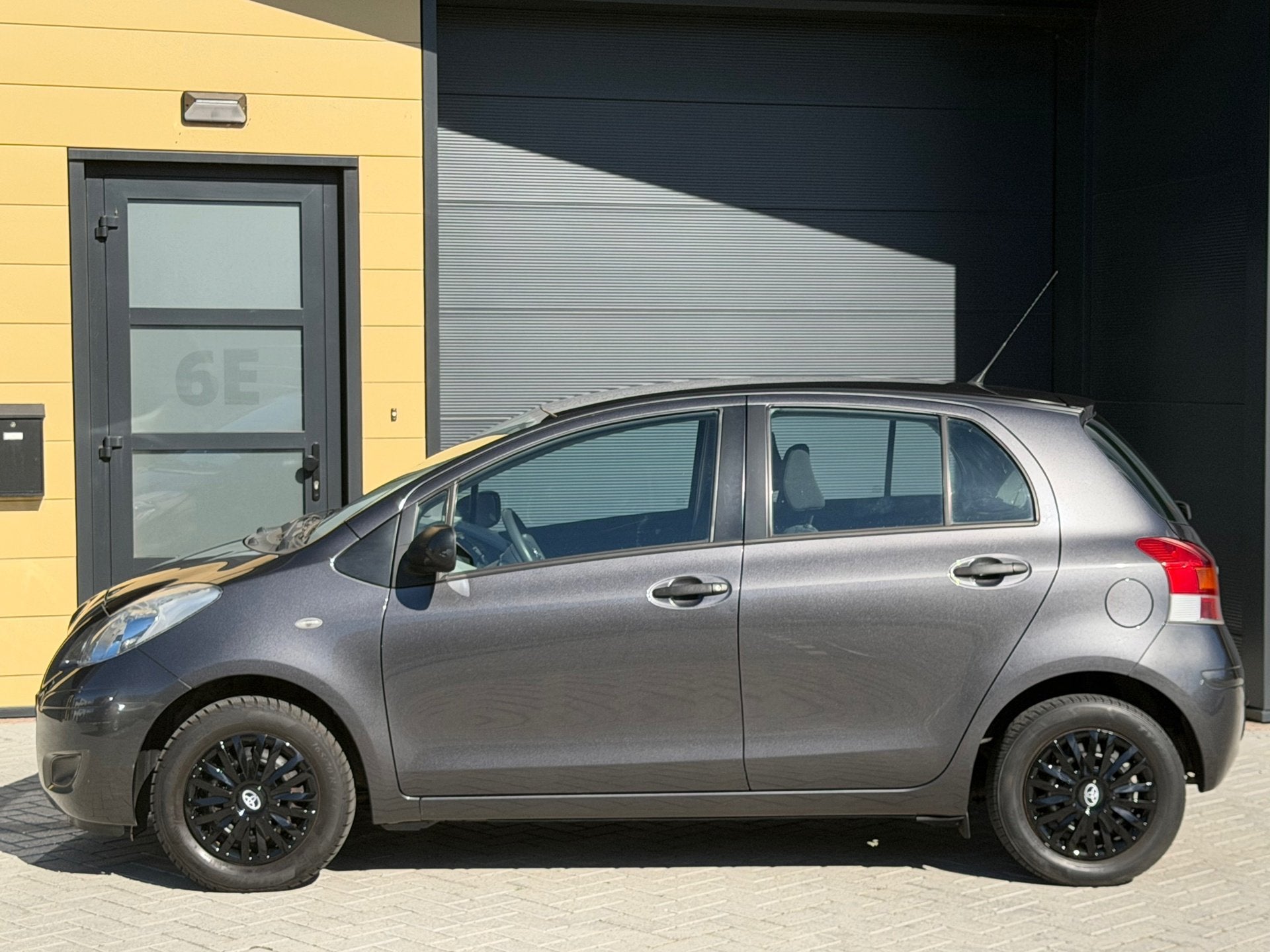 Toyota Yaris 1.0 VVTi Acces -1e Eigenaar - Airco - 5 Drs - O, Voorwielaandrijving, Dealer onderhouden, Stof, 750 kg