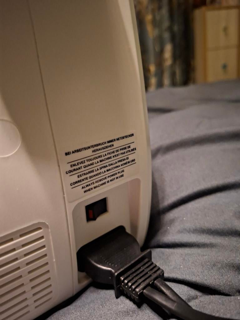 Carina SNM 33 C1 Naaimachine - Zo goed als nieuw, Hobby en Vrije tijd, Naaimachines en Toebehoren, Ophalen of Verzenden, Zo goed als nieuw