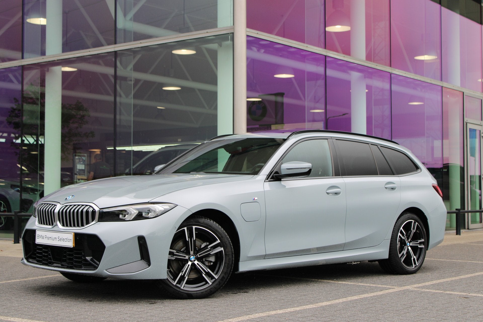 BMW 3 Serie Touring 330e M Sport Automaat / Trekhaak / Achte, Auto's, Gebruikt, 4 cilinders, Met garantie (alle), Hybride Elektrisch/Benzine
