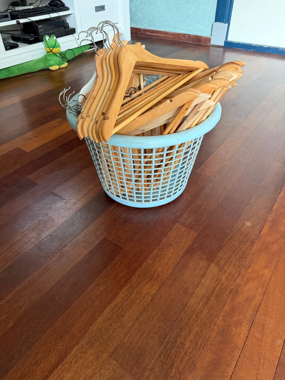 Kleerhangers, Kleding | Dames, Kledinghangers, Ophalen, Zo goed als nieuw, Hout