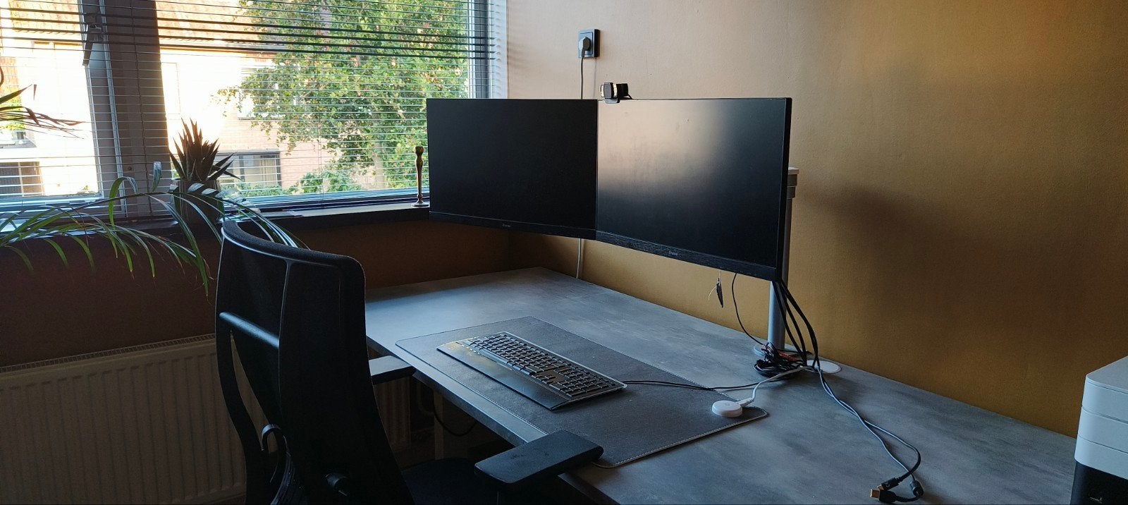 24" iiyama monitoren op dubbele monitorarm, Computers en Software, IPS, Full HD, Zo goed als nieuw, HDMI