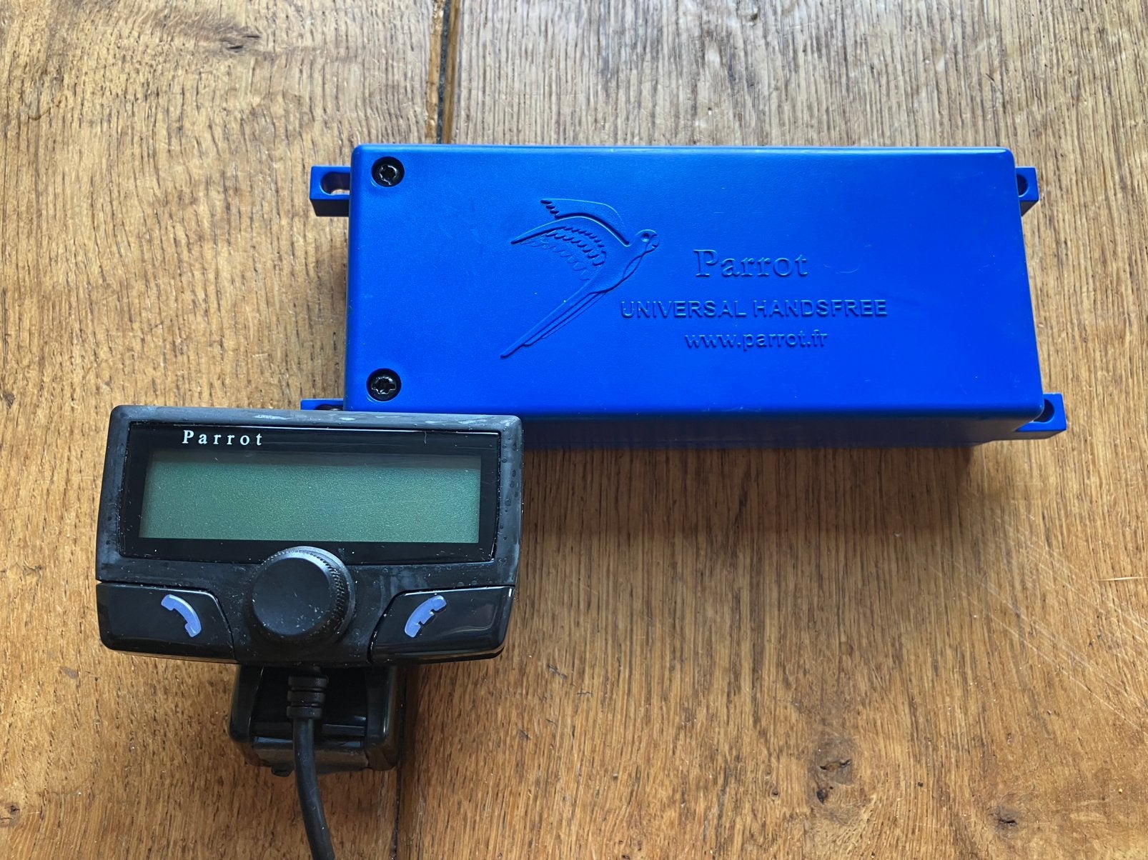 Parrot CK3100 Universal Handsfree Carkit, Ophalen of Verzenden, Gebruikt