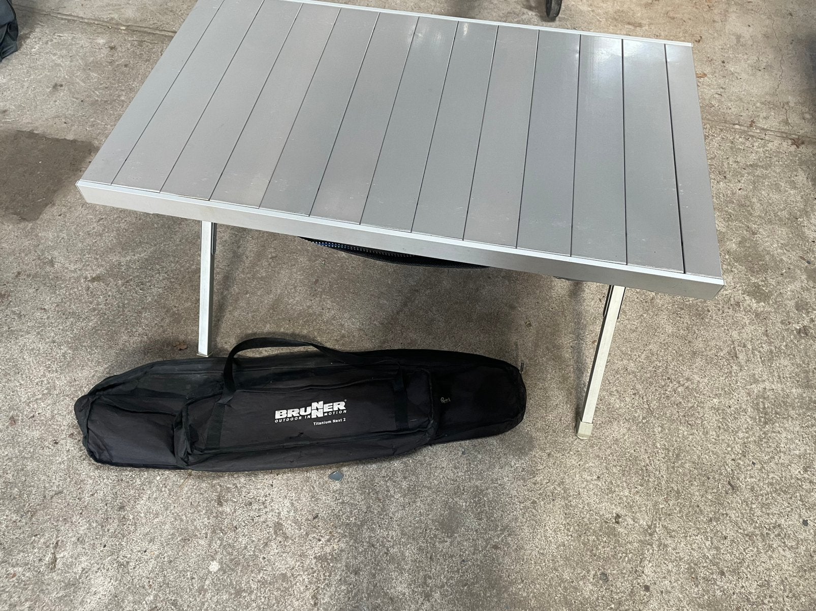Brunner Titanium Axia 2 tafel campingtafel, Caravans en Kamperen, Ophalen, Gebruikt, Campingtafel