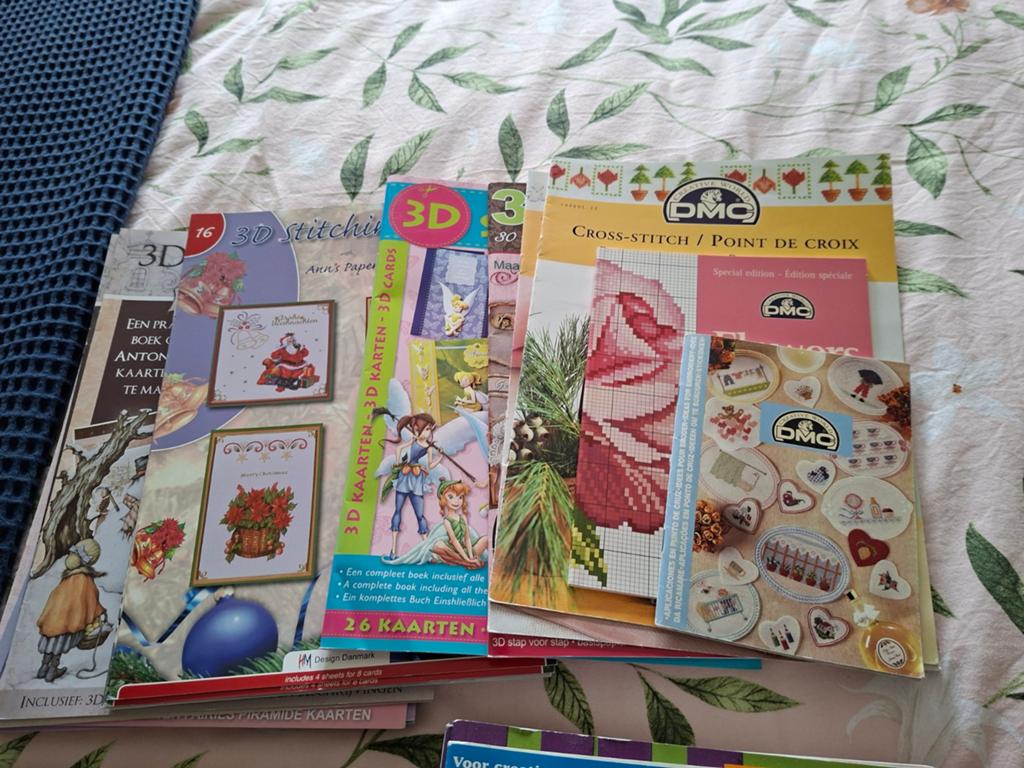 Diverse Knutselboeken: 3D Kaarten & Kruissteek Patronen, Hobby en Vrije tijd, Ophalen