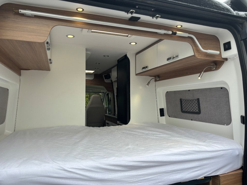 Foto 10 van Zeer nette Pilote V600G buscamper met 3 slaapplaatsen