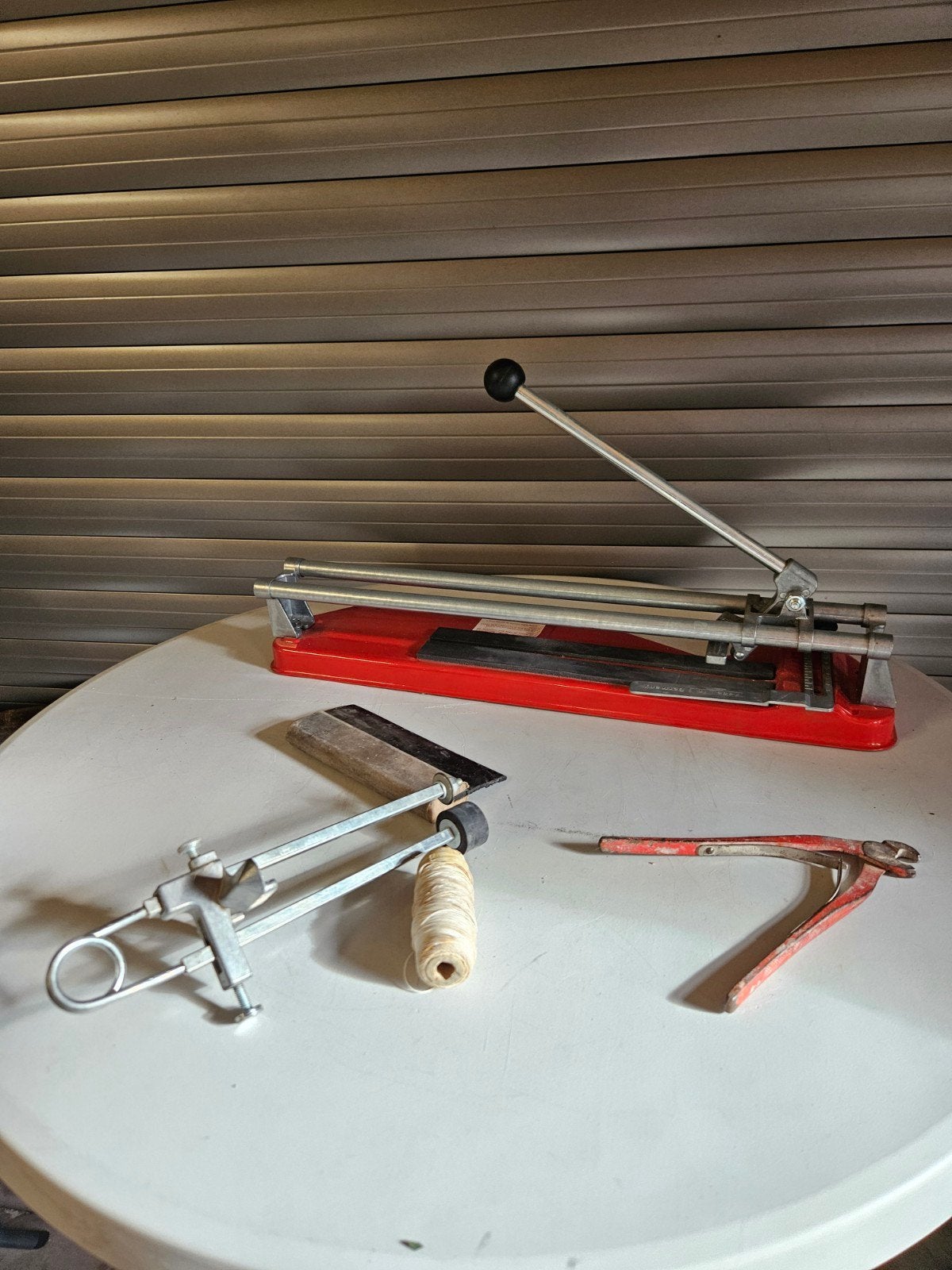 Tegelsnijder en diverse gereedschappen, Ophalen of Verzenden, Gebruikt, Tang