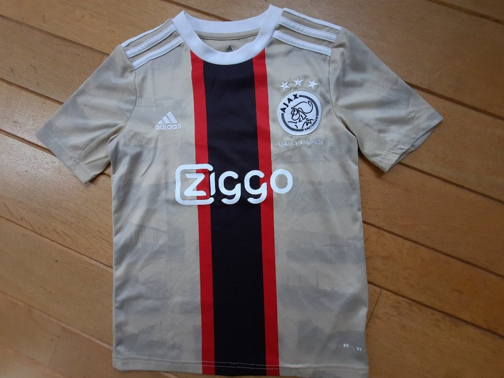 AJAX 3e voetbalshirt Third 2022-23 Daily Paper goud maat 140, Kinderen en Baby's, Kinderkleding | Maat 140, Adidas, Jongen of Meisje