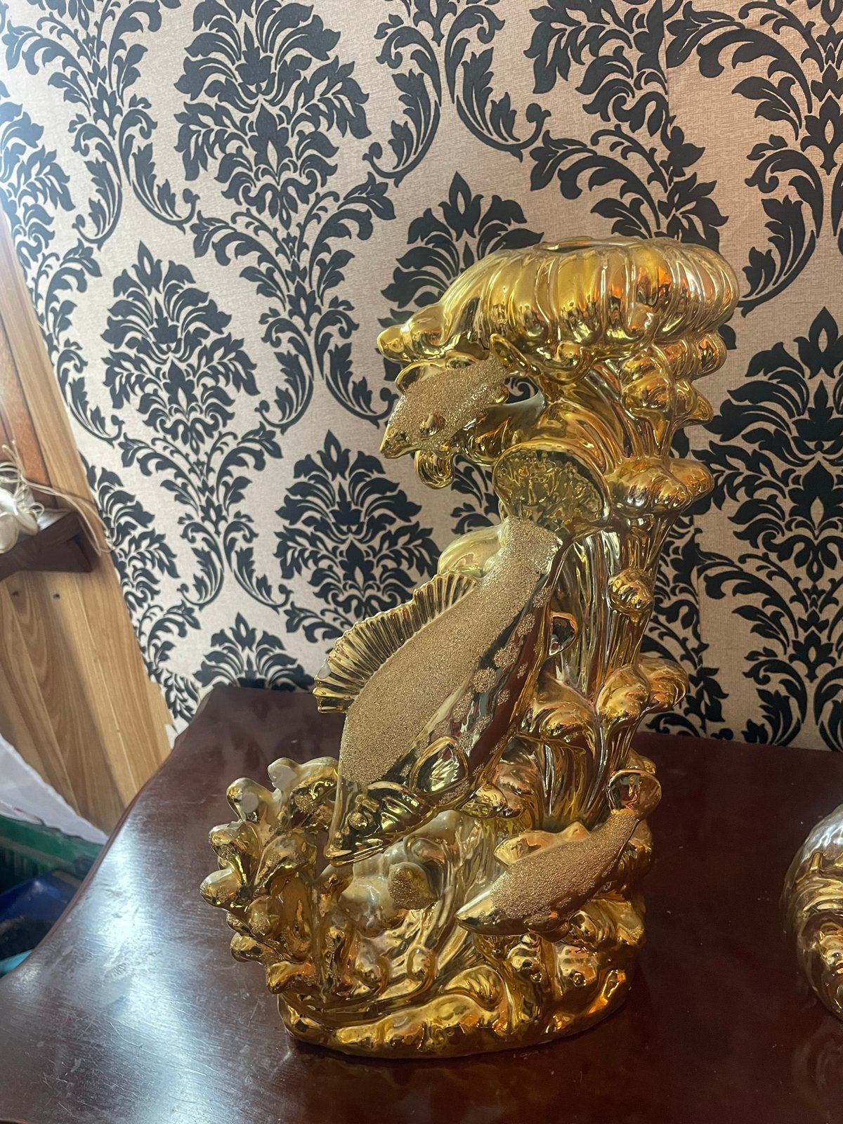 Gouden decoratieve fontein met vissen, Ophalen, Zo goed als nieuw, Steen/keramiek, Goud