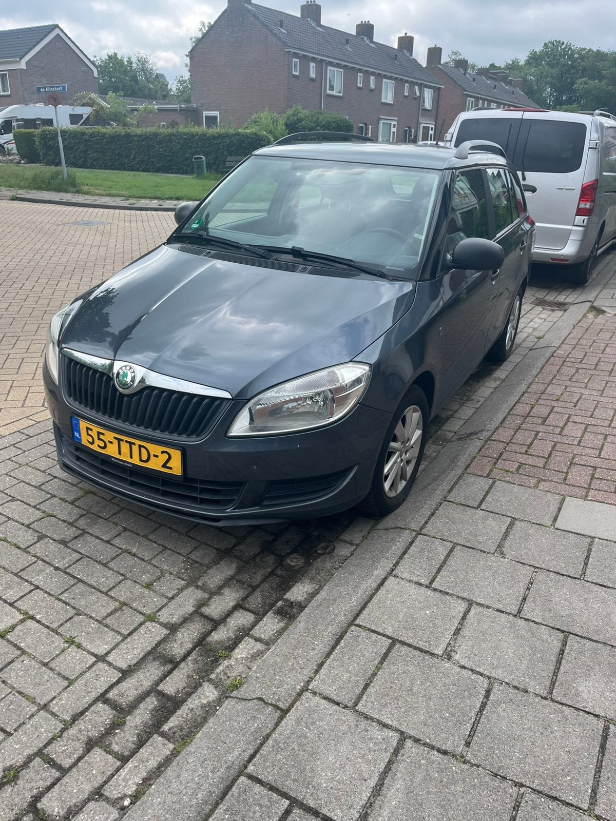 Skoda Fabia 1.2 51KW Combi 2012 Grijs, Auto's, Voorwielaandrijving, 40 €/maand, 1198 cc, Origineel Nederlands