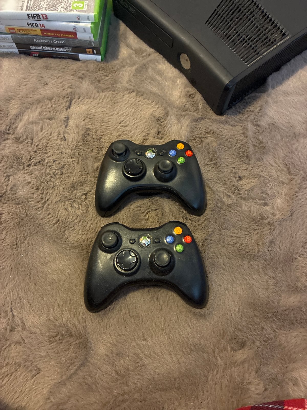 Xbox 360 S met 250 GB, 2 controllers en cd games, Met 2 controllers, Ophalen of Verzenden, 250 GB, Gebruikt
