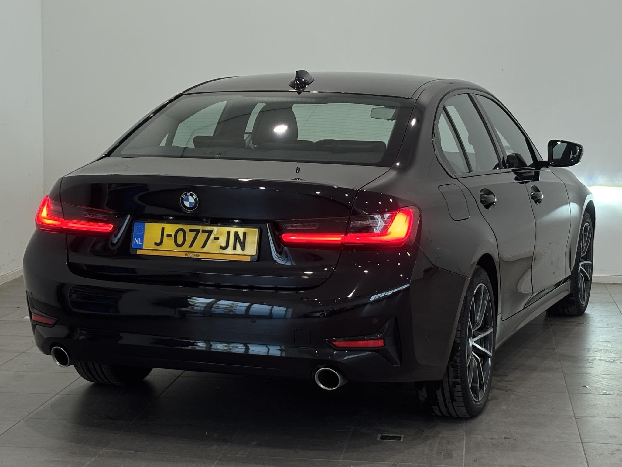 BMW 3-serie 320i Executive Edition | Leder | 360 Graden Came, Auto's, Automaat, 1998 cc, Achterwielaandrijving, Gebruikt