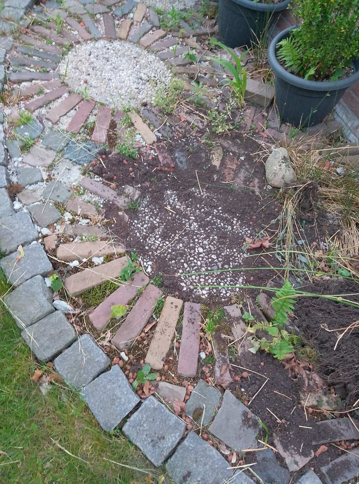 Waaltjes en kinderkoppen, Ophalen, Beton, Klinkers